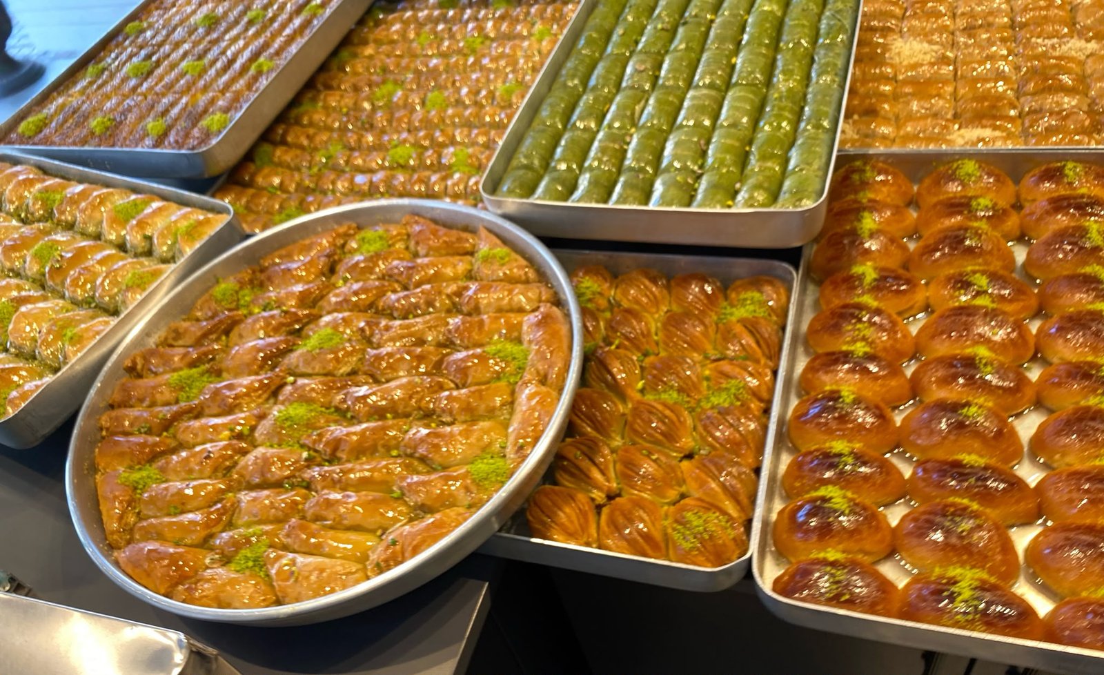 FISTIKZADE KÜNEFE BAKLAVA'DA COŞKUN RENT A CAR MÜŞTERİLERİNE ÖZEL %10 İNDİRİM